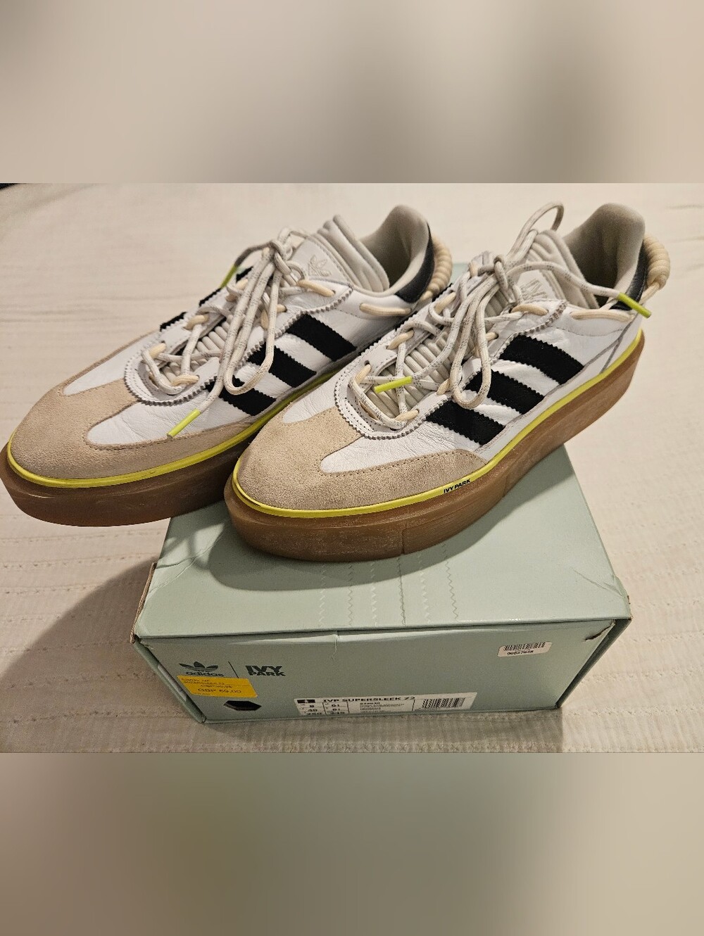 Adidas x Ivy Park White Black Ecru Suede-Trim Athletic Sneakers Neon sz 8 FR 40